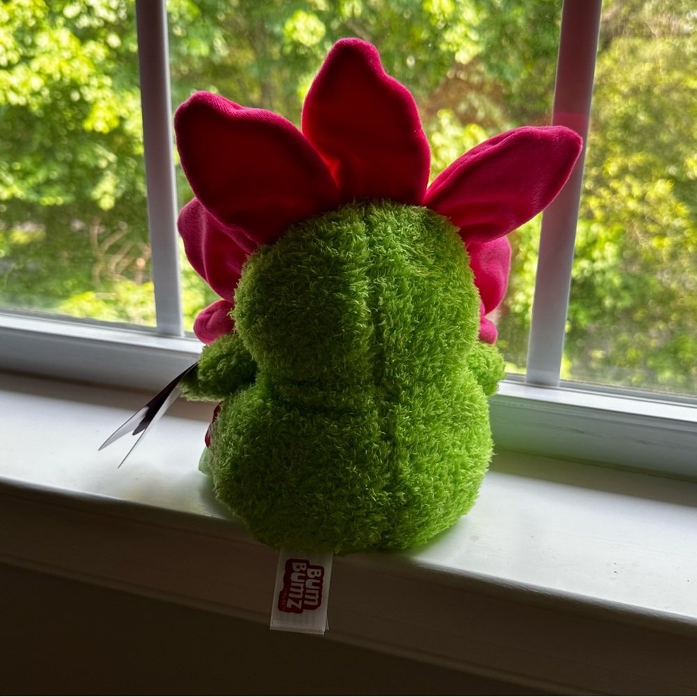 Russ Bum Bumz “Dan” Spring Flower Plush - Picture 5 of 8